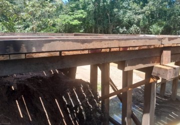 Secretaria de Obras realiza recuperação da ponte da comunidade do Quilombo em Livramento - MT