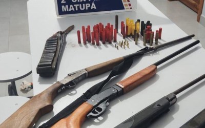 Polícia Militar prende cunhados com espingardas e munições em Matupá