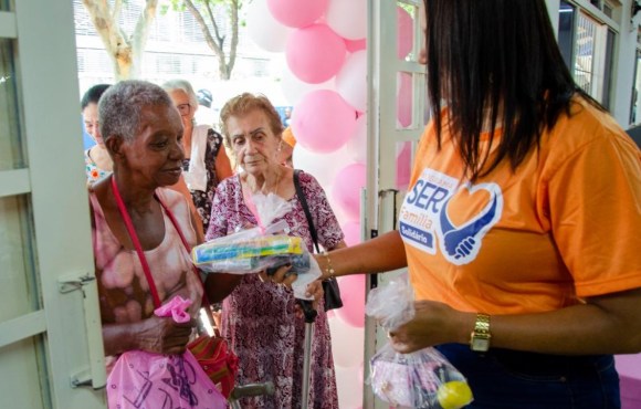 Restaurante Prato Popular celebra o Mês da Mulher com almoço especial e kits de cuidados