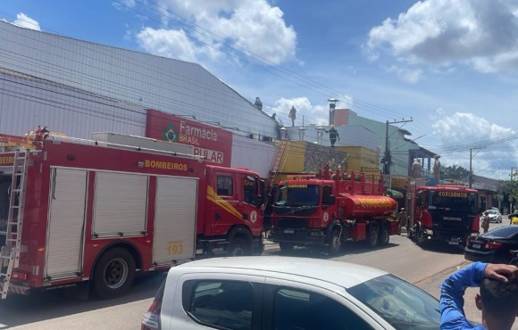 Incêndio em Restaurante no Mercado Bom Jesus no Cristo Rei mobiliza equipes de segurança em Várzea Grande - MT